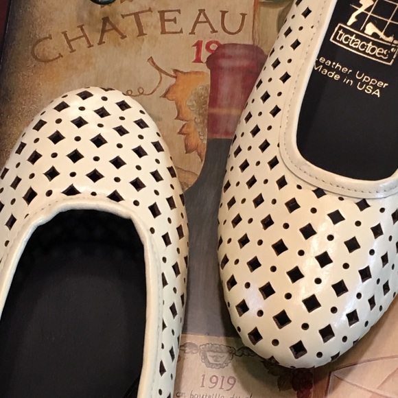 Yellow Leather Flats Slip On Almond Toe New Wide - Picture 10 of 16